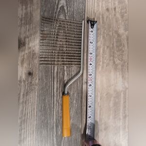 Vintage Yellow Bakelite Handle Fork Tine Angel Food Cake Breaker Cutter Slicer